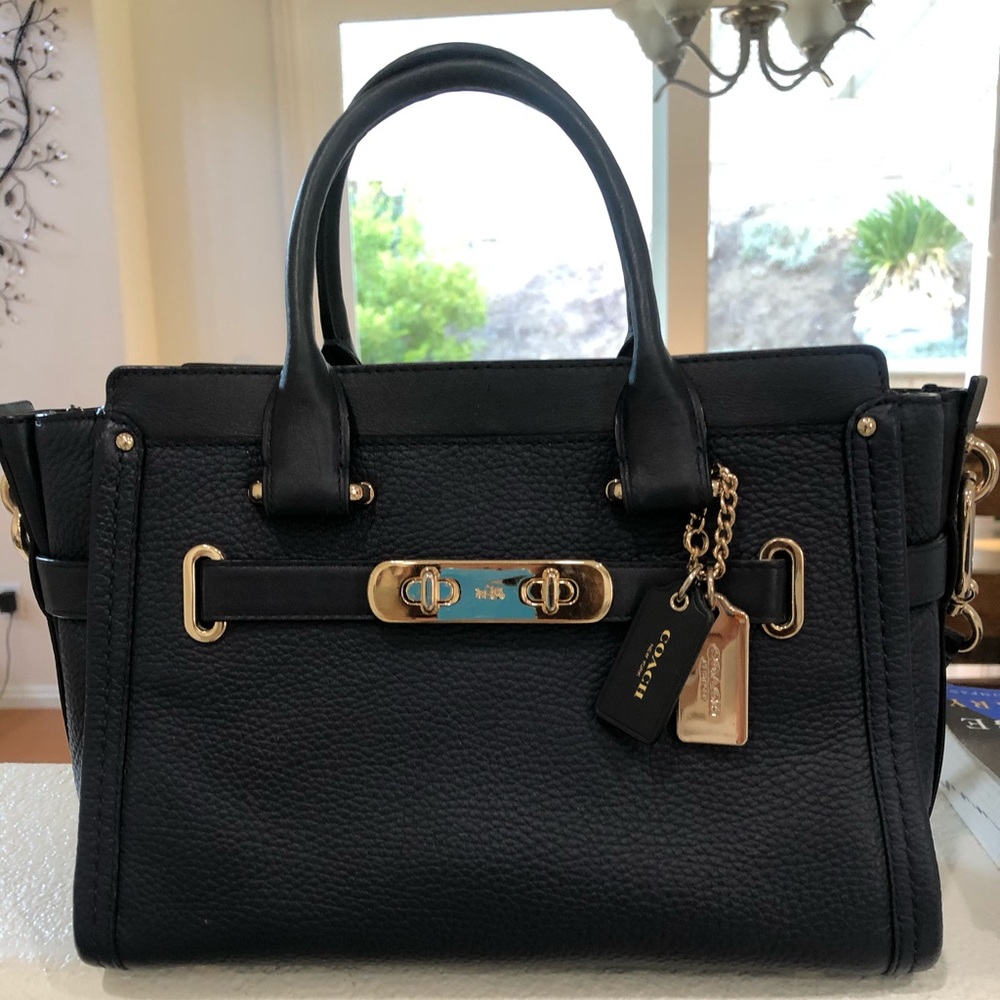 Coach Swagger Carryall In Pebble Leather- Navy